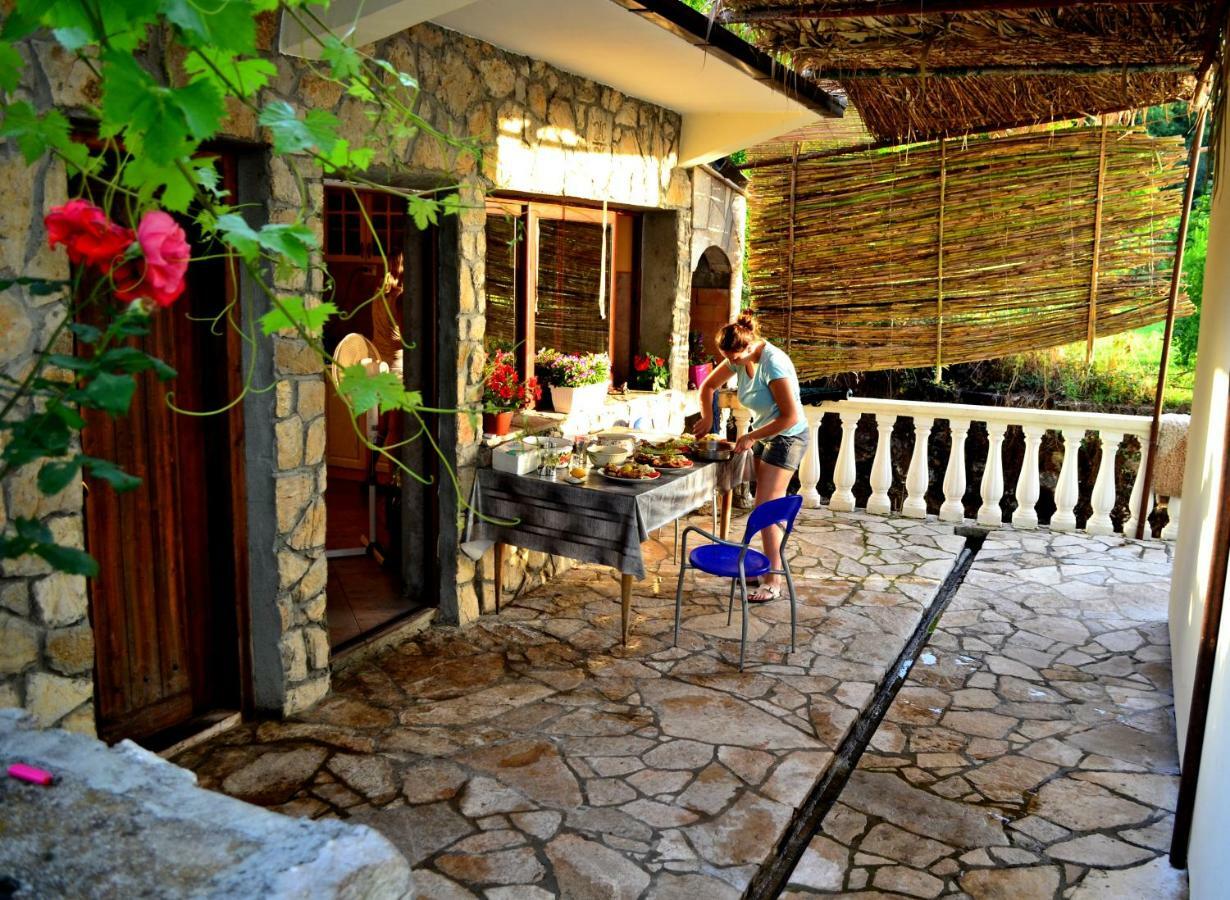 Prevalis Nature Cottage เวียร์ปาซาร์ ภายนอก รูปภาพ