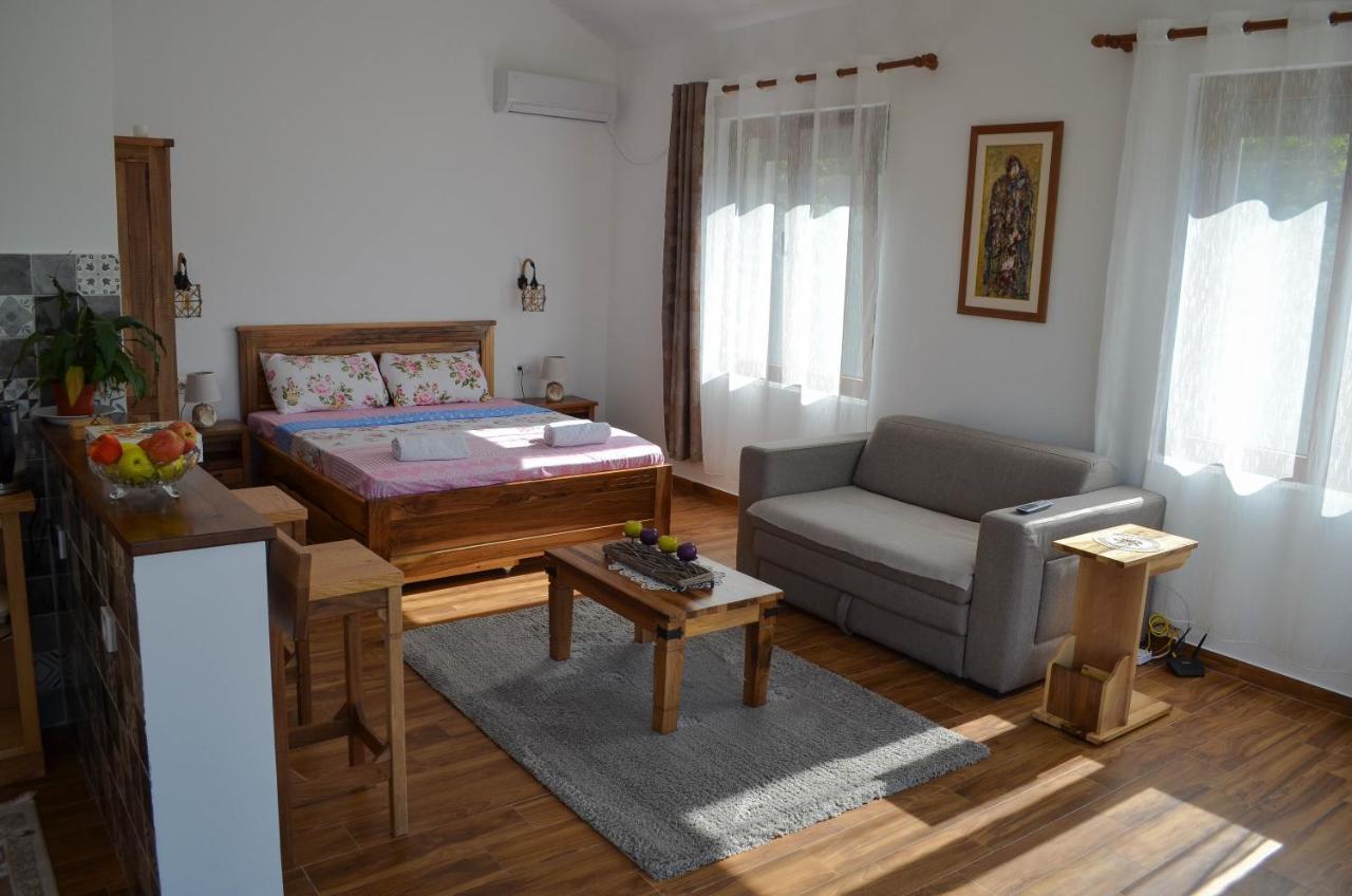 Prevalis Nature Cottage เวียร์ปาซาร์ ภายนอก รูปภาพ